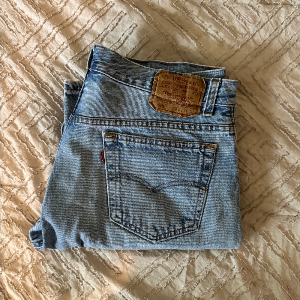 Levi's Relaxed Blue Jeans Classic Denim Style